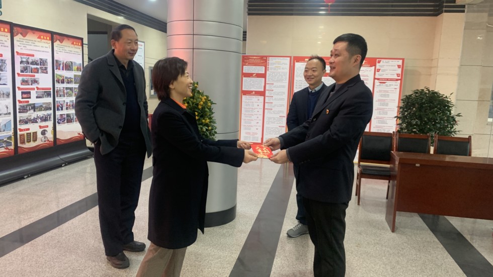 吴海宏初一慰问3.jpg